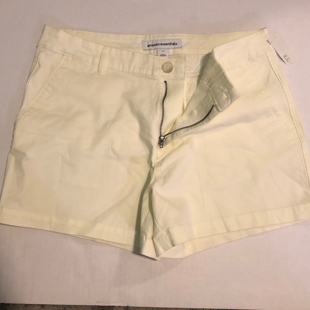 Amazon Essentials NWT light yellow Women's Casual Cotton Shorts